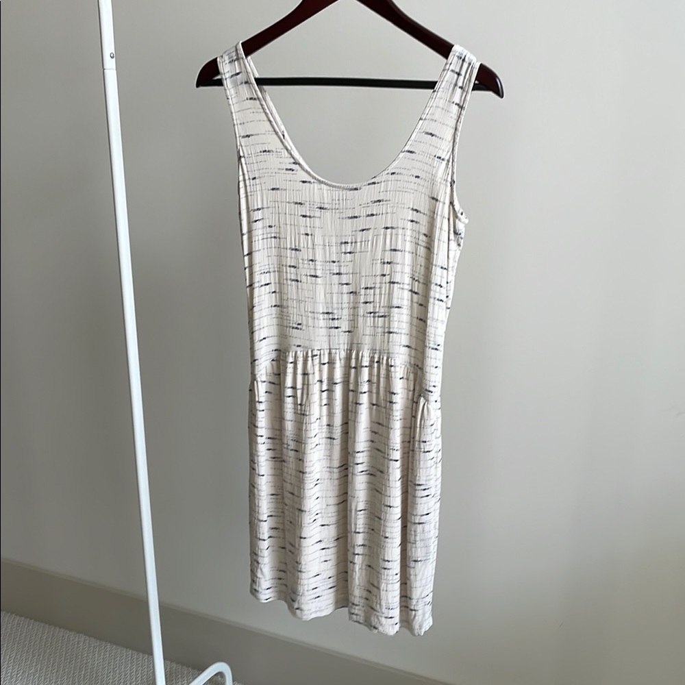 Elegant Cream Sleeveless Dress